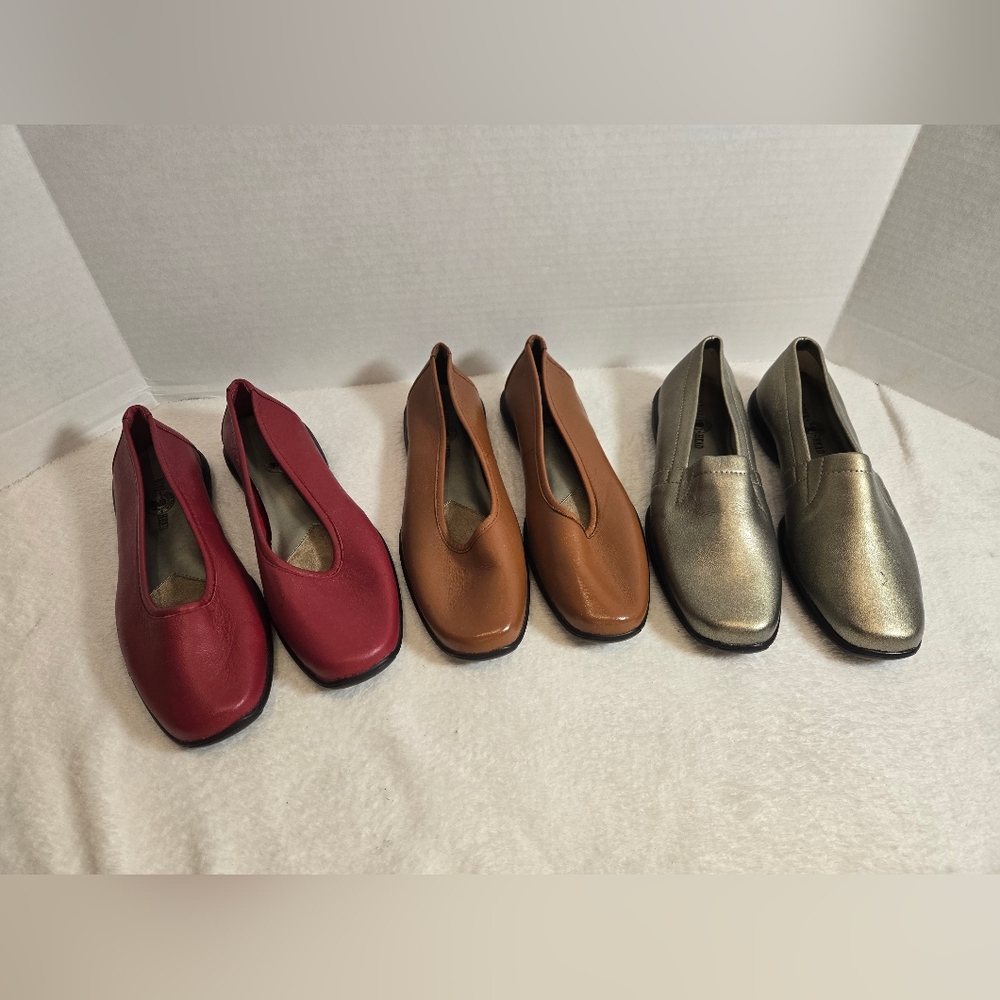 Duck Head Women's Flats - Red, Brown, and Gold